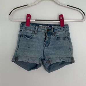 Jean booty shorts
